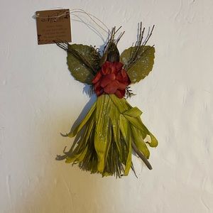 NWT  Enesco Natures Poetry Handcrafted Fairy Ornament Ornie 2011 Green/Ivory Sm